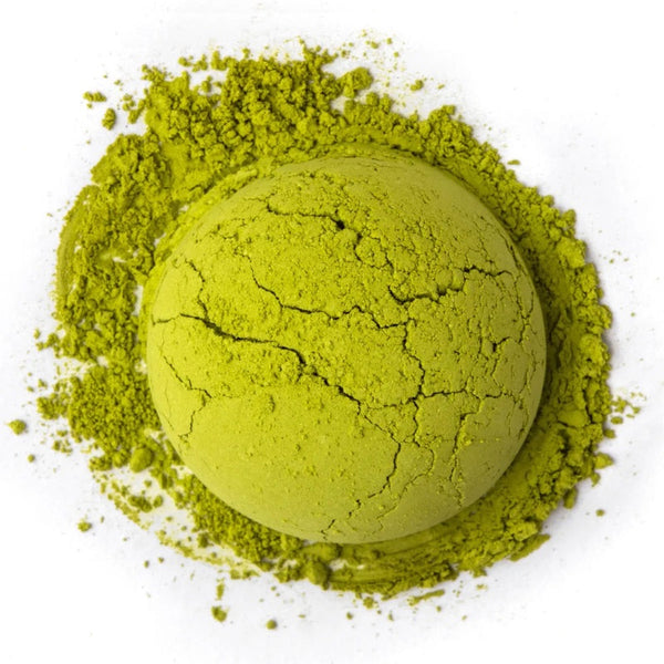 Felgroen biologisch matchapoeder, teken van een matcha van de eerste pluk